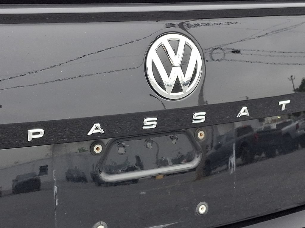 Used 2020 Volkswagen Passat 2.0T R-Line FWD image 31