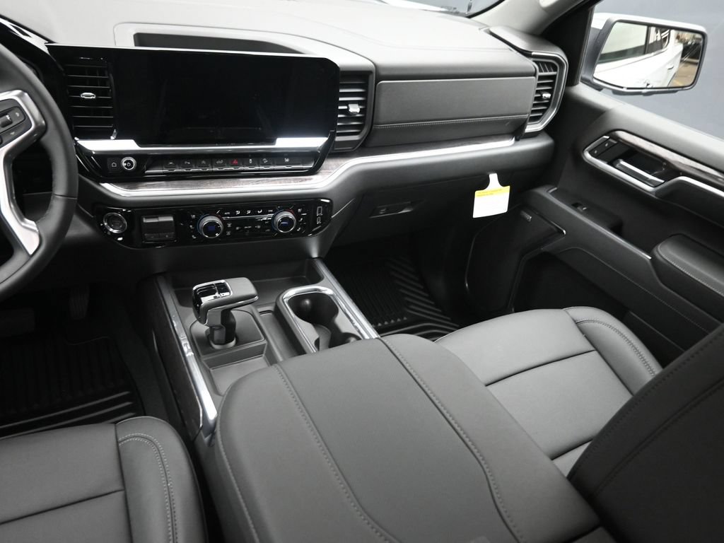 New 2026 Chevrolet Silverado 1500 LTZ w/ Z71 Off-Road Package AWD/4WD image 15