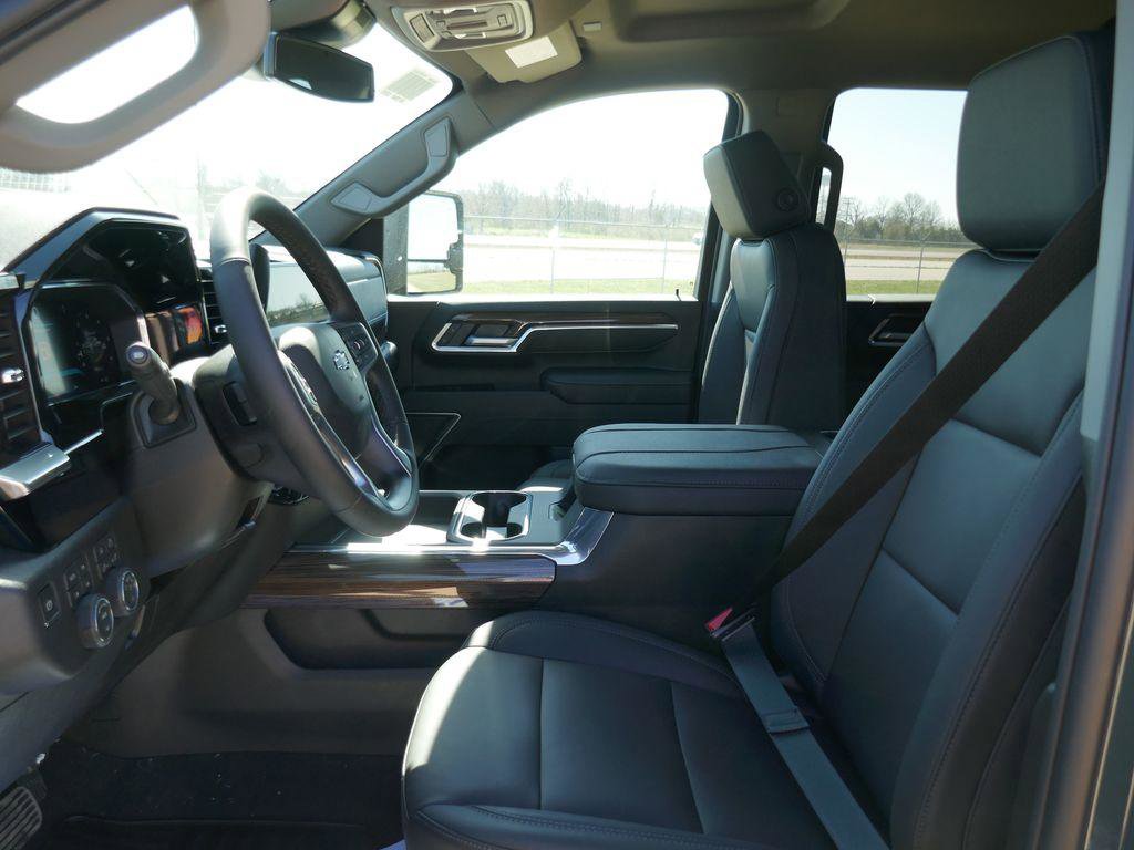 New 2026 Chevrolet Silverado 2500 LT image 16