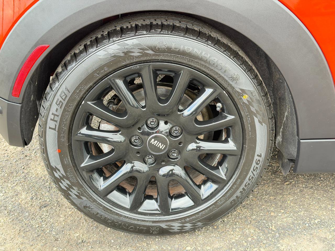 Used 2019 MINI Cooper 2-Door Hardtop w/ Storage Package image 86