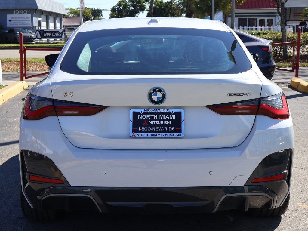 Used 2023 BMW i4 eDrive40 w/ M Sport Package image 11