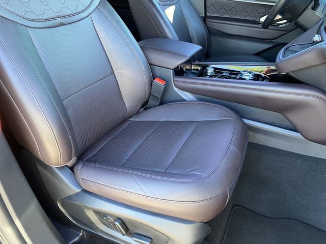 Certified 2025 Ford Explorer Platinum w/ LUX Leather Package image 11
