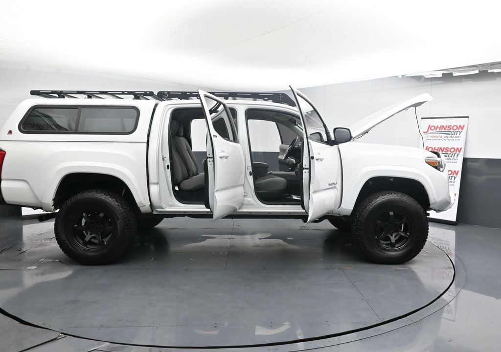 Used 2017 Toyota Tacoma SR5 w/ Tow Package image 41