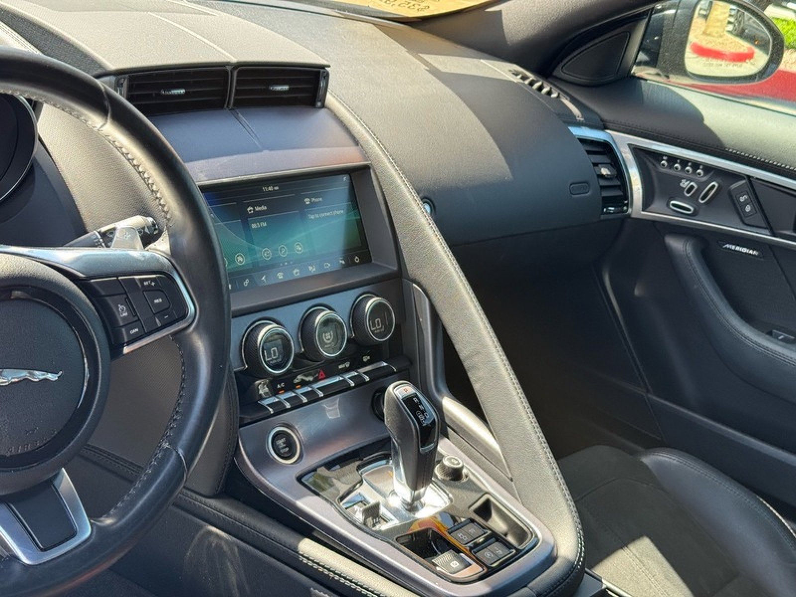 Used 2020 Jaguar F-TYPE Checkered Flag image 18