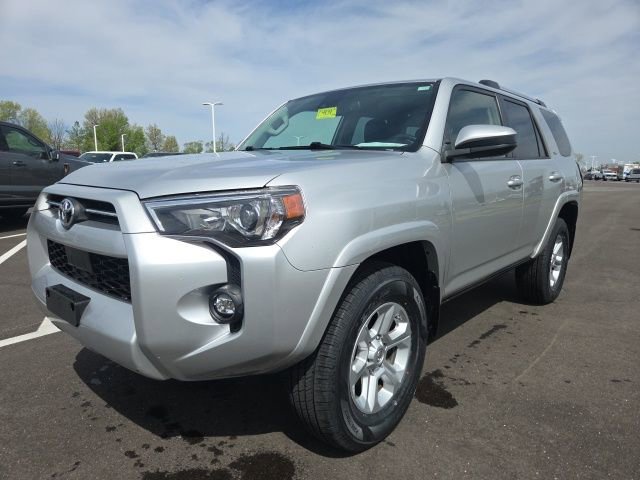 Used 2021 Toyota 4Runner SR5 AWD/4WD image 2