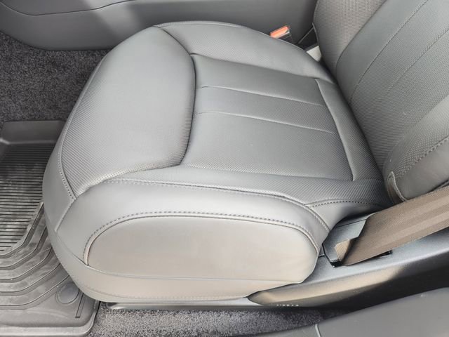 New 2026 Land Rover Range Rover SE image 17