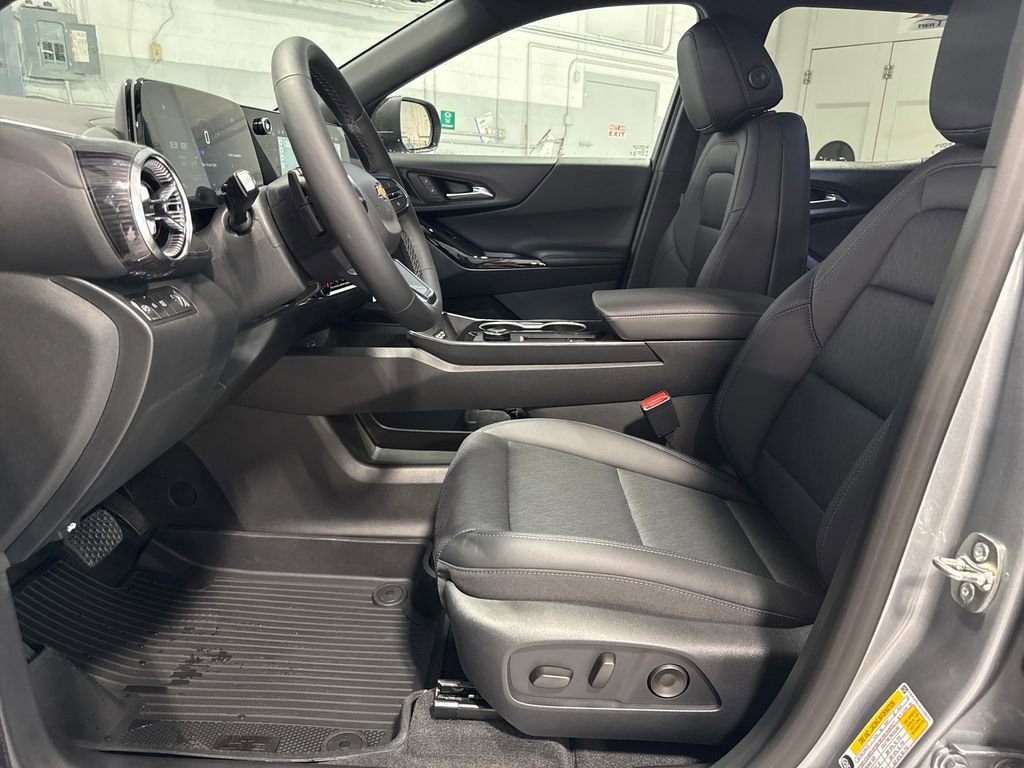 New 2026 Chevrolet Equinox LT w/ Convenience Package II FWD image 29