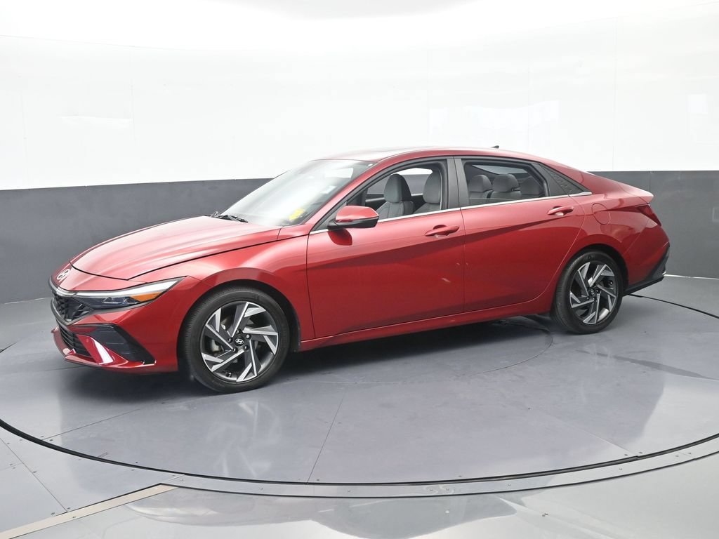Used 2024 Hyundai Elantra Limited FWD image 2