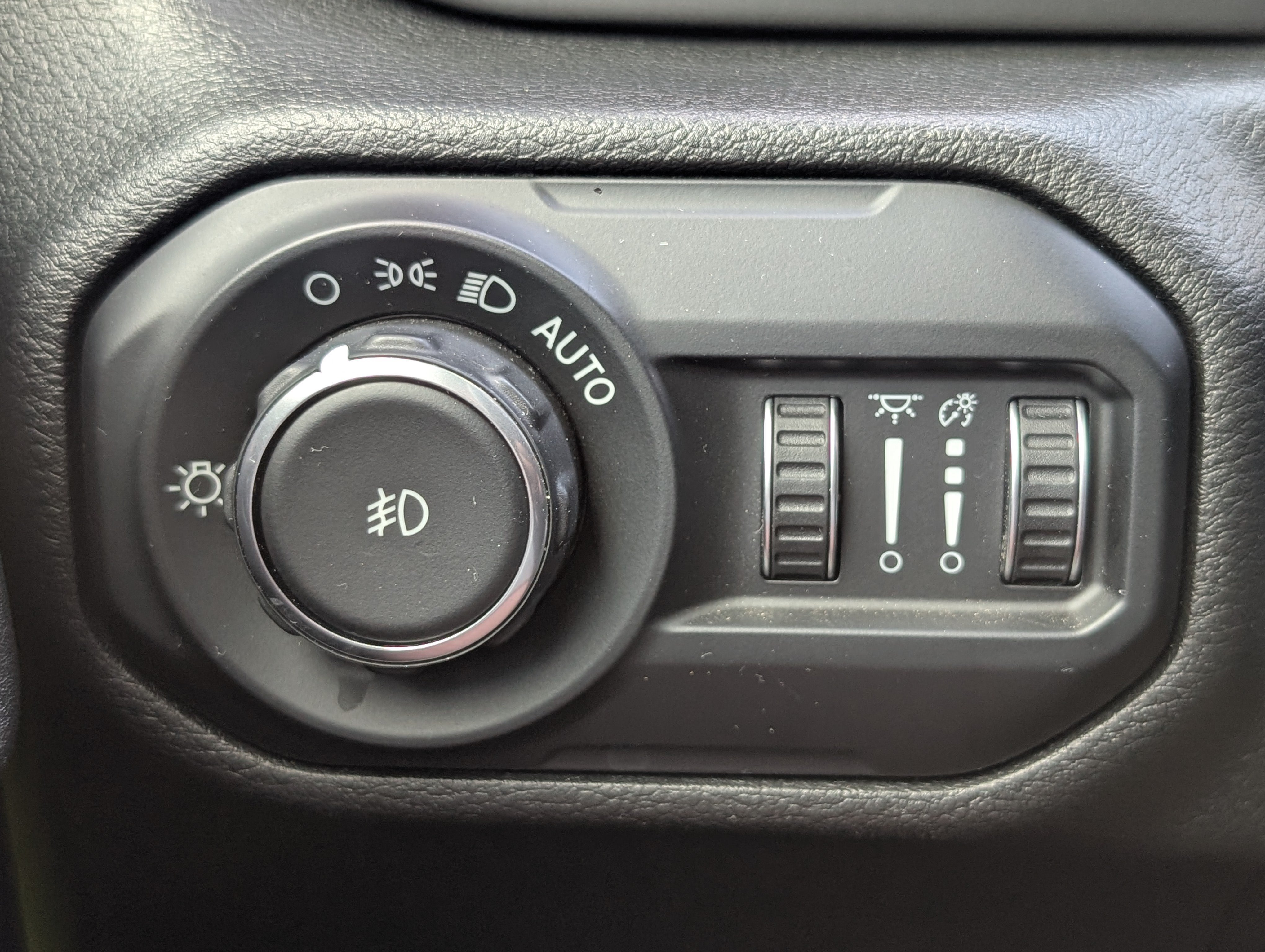 Used 2021 Jeep Wrangler Sport AWD/4WD image 19