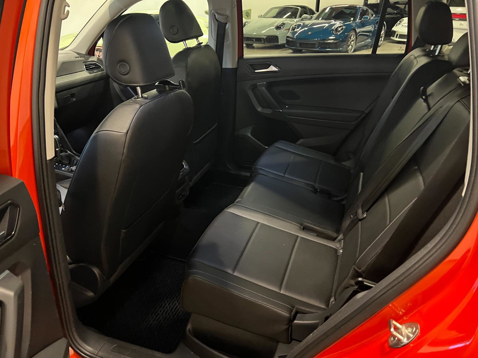 Used 2018 Volkswagen Tiguan SEL AWD/4WD image 29