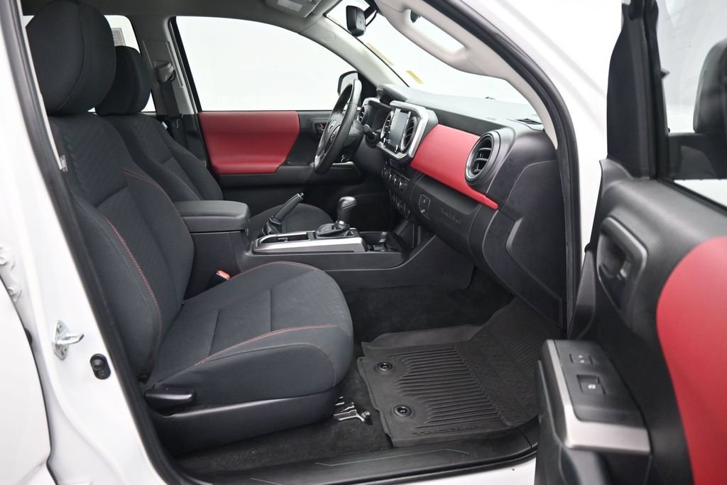 Used 2023 Toyota Tacoma SR5 w/ Technology Package AWD/4WD image 13