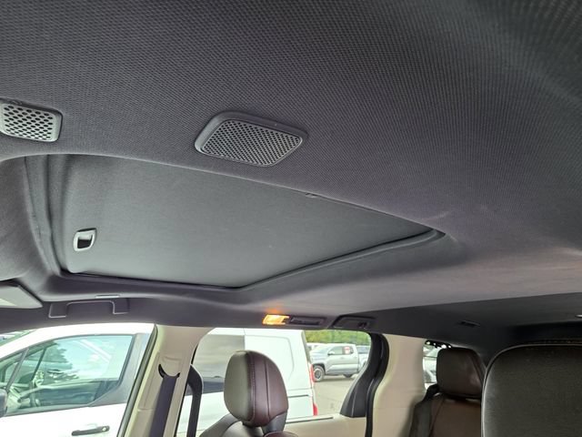 Used 2024 Toyota Sienna Platinum AWD/4WD image 8