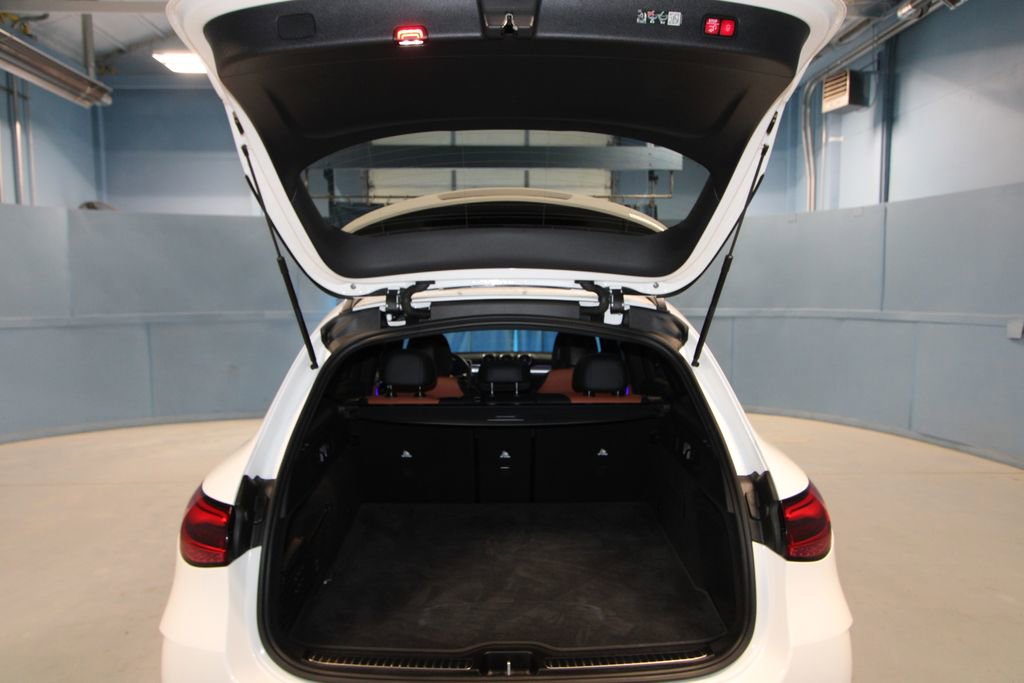 Used 2023 Mercedes-Benz GLC 300 image 38