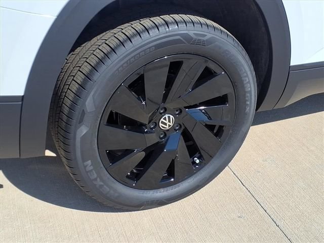 New 2026 Volkswagen Atlas SE FWD image 6