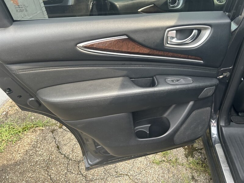 Used 2013 INFINITI JX35 AWD w/ Premium Pkg image 33