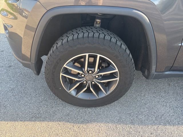 Used 2019 Jeep Grand Cherokee Limited AWD/4WD image 9