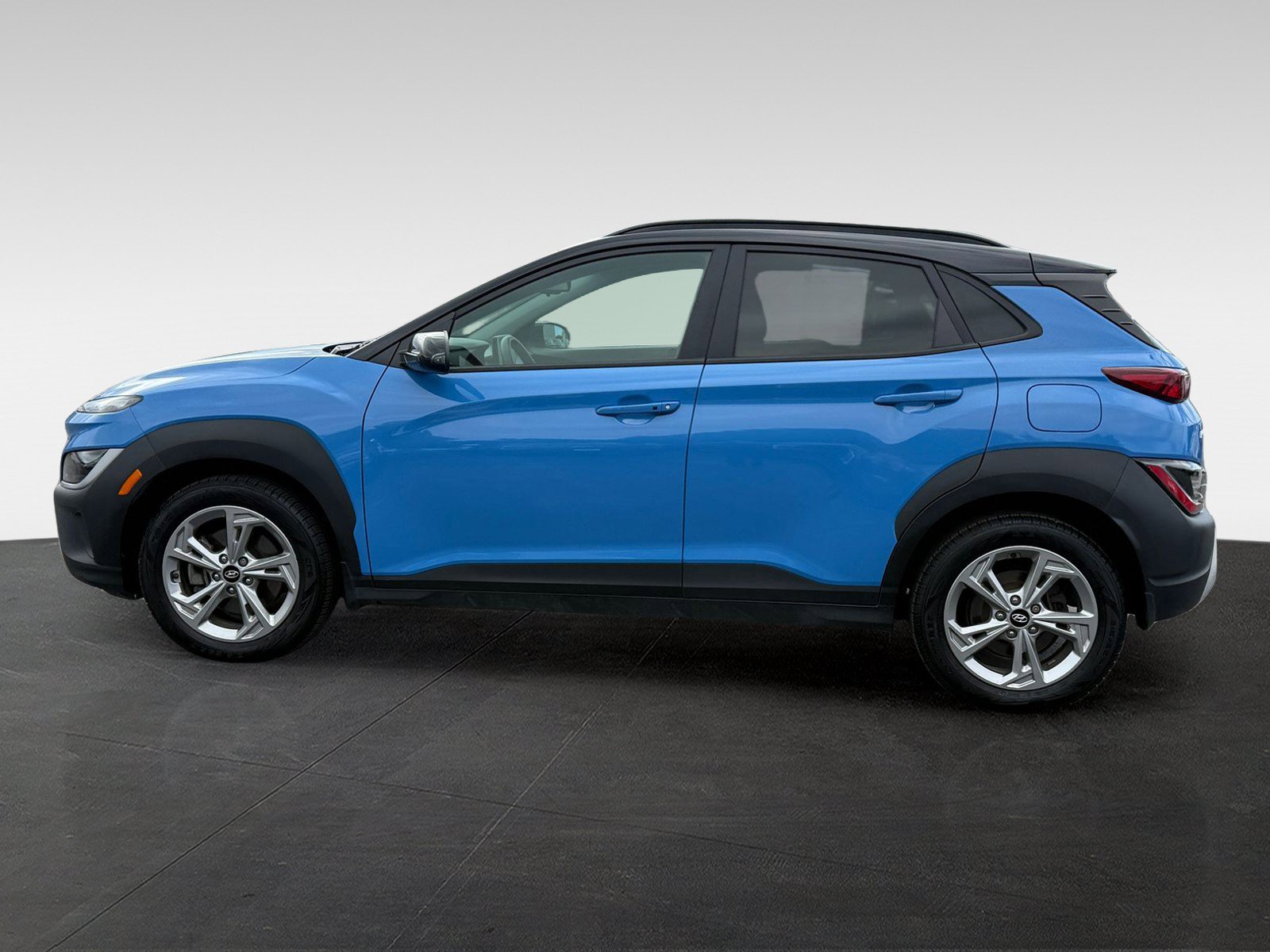 Used 2022 Hyundai Kona SEL w/ Winter Weather Package AWD/4WD image 8