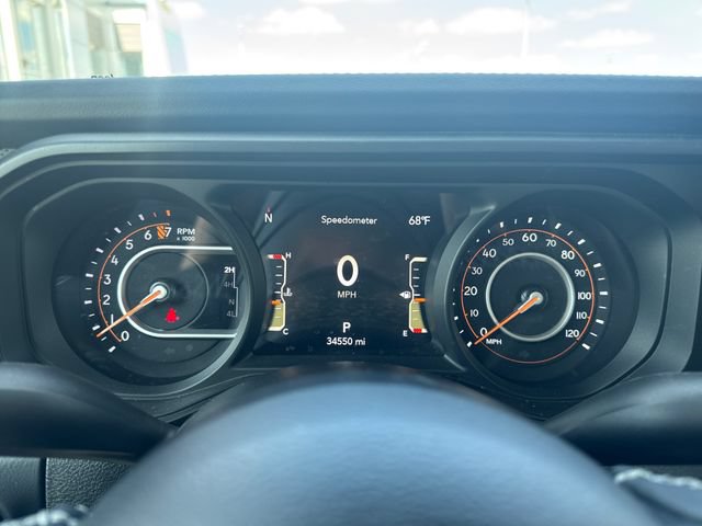 Used 2025 Jeep Gladiator Rubicon w/ Convenience Group AWD/4WD image 20