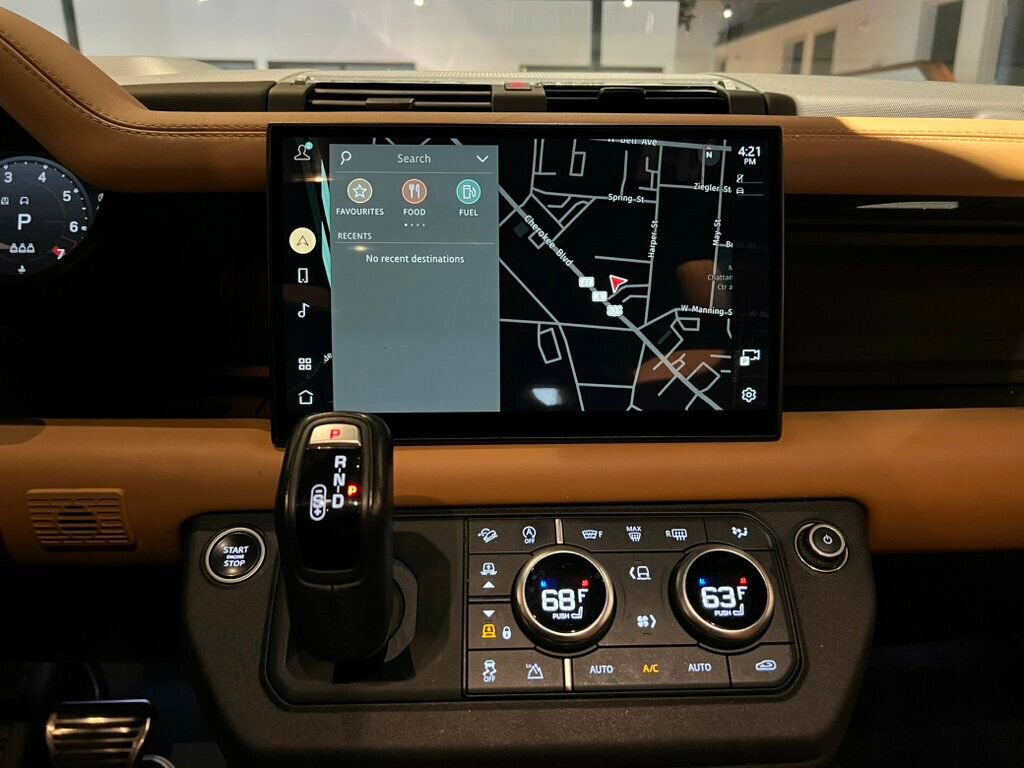 Used 2023 Land Rover Defender 110 image 21