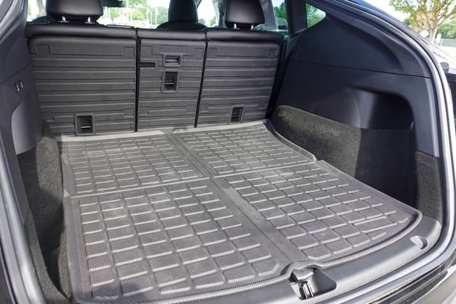 Used 2022 Tesla Model Y Long Range image 21