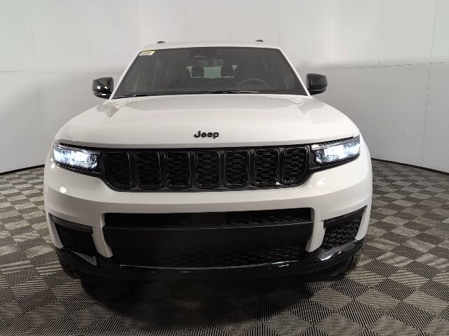 New 2025 Jeep Grand Cherokee L Limited w/ Black Appearance Package image 2