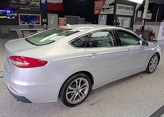 Used 2019 Ford Fusion SEL image 4