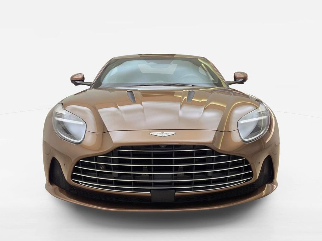 Used 2024 Aston Martin DB12 Coupe RWD image 2