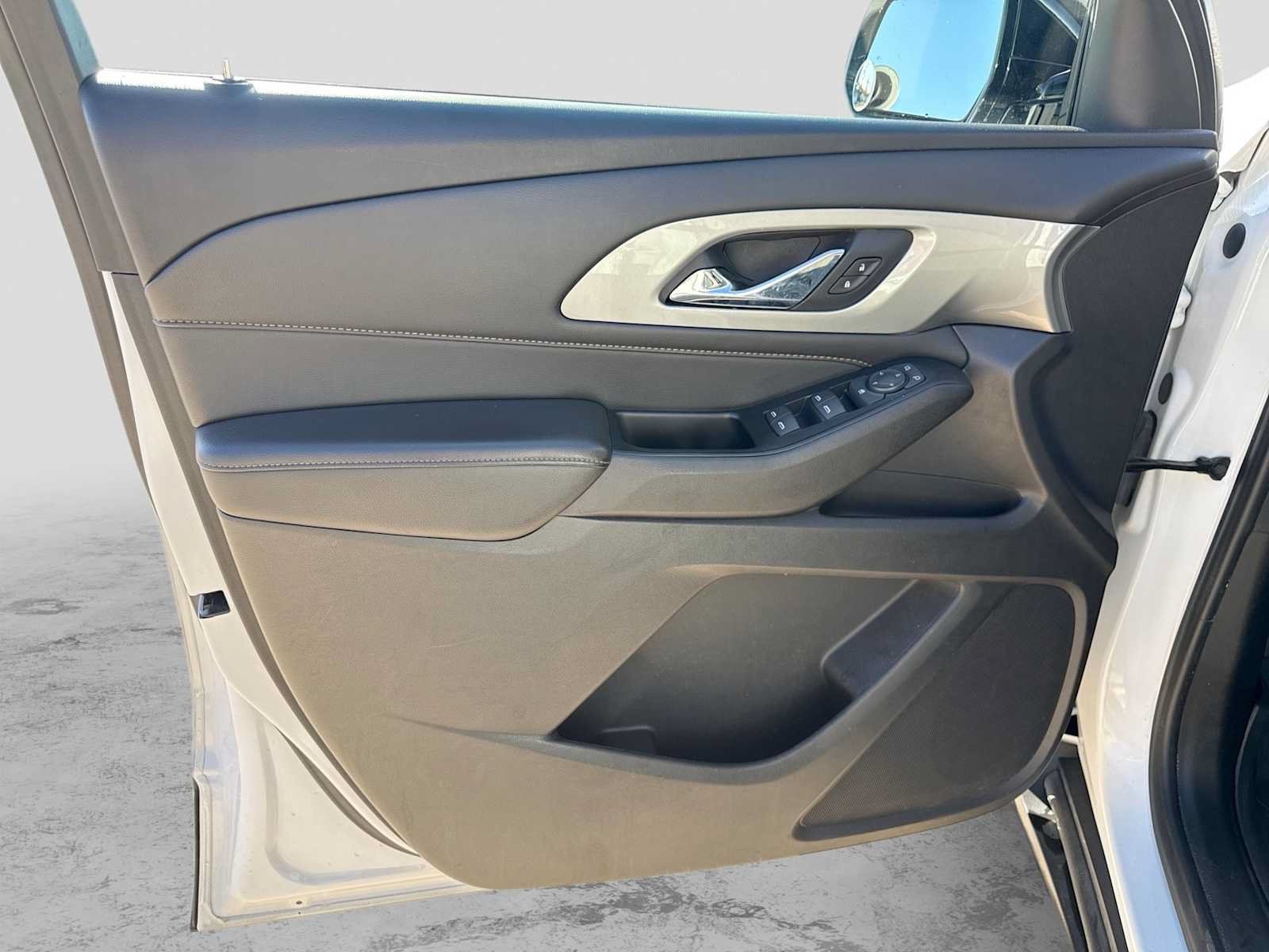 Used 2018 Chevrolet Traverse LS w/ LPO, Floor Liner Package FWD image 29