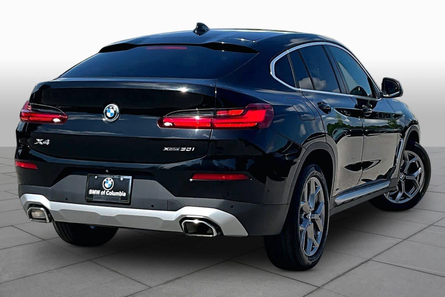 Used 2022 BMW X4 xDrive30i w/ Parking Assistance Package AWD/4WD image 12