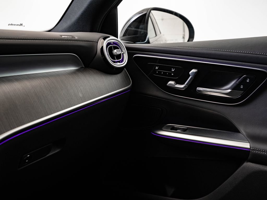 Certified 2025 Mercedes-Benz GLC 300 4MATIC image 39