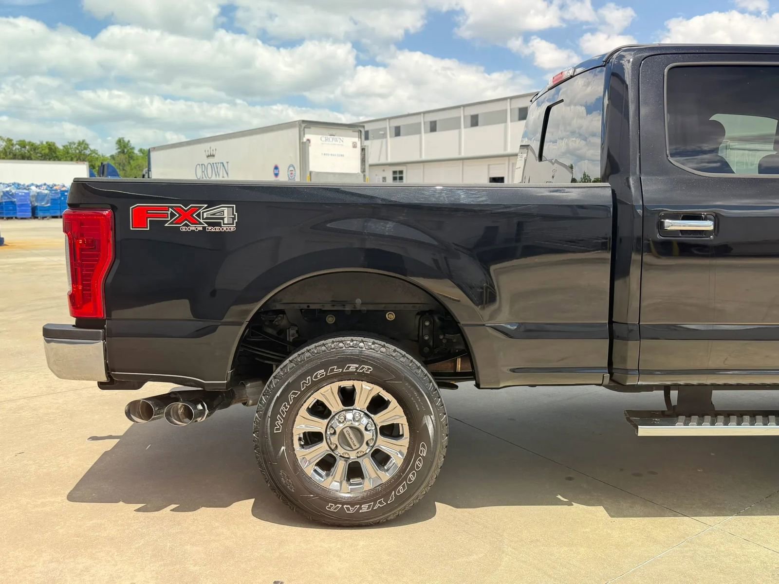 Used 2019 Ford F250 XLT w/ XLT Premium Package AWD/4WD image 8
