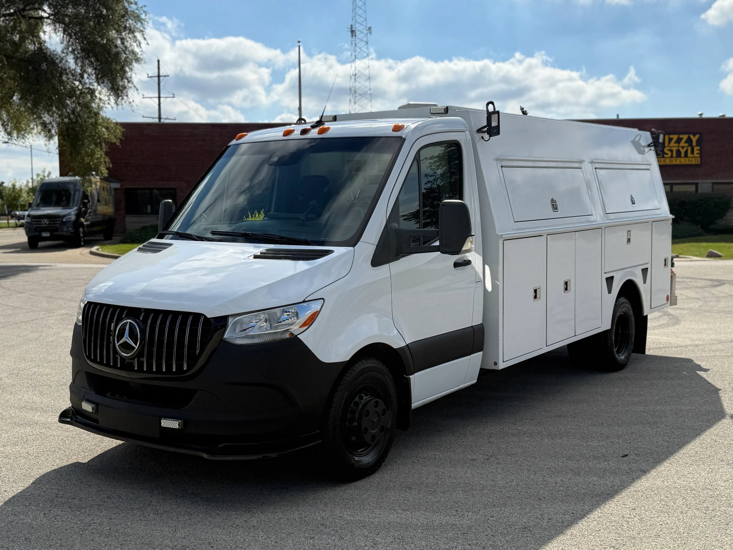 Used 2019 Freightliner Sprinter 3500 w/ Premium Package RWD image 3