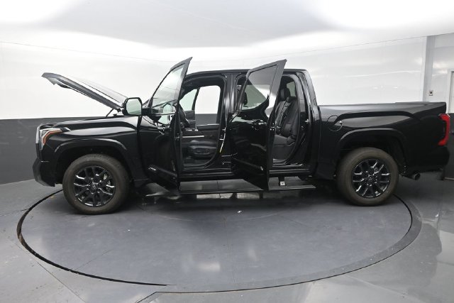Used 2026 Toyota Tundra Platinum AWD/4WD image 42