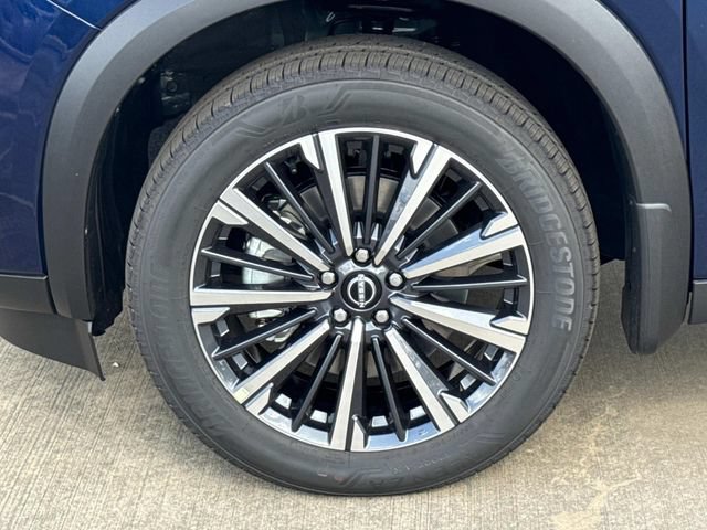 New 2026 Nissan Pathfinder Platinum w/ Accent Package FWD image 4