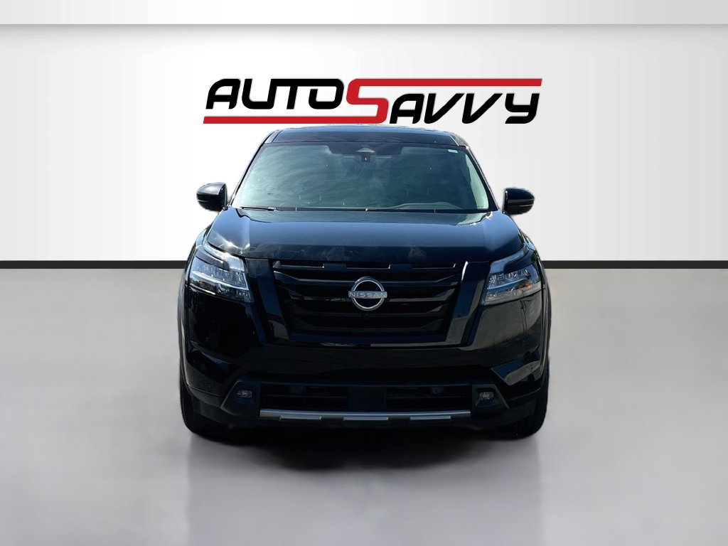 Used 2024 Nissan Pathfinder SL FWD image 2