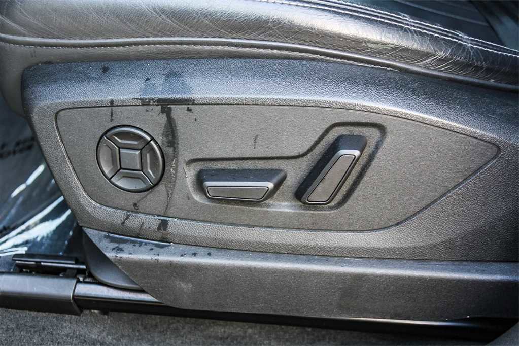Used 2022 Audi e-tron Premium w/ Convenience Plus Package image 21