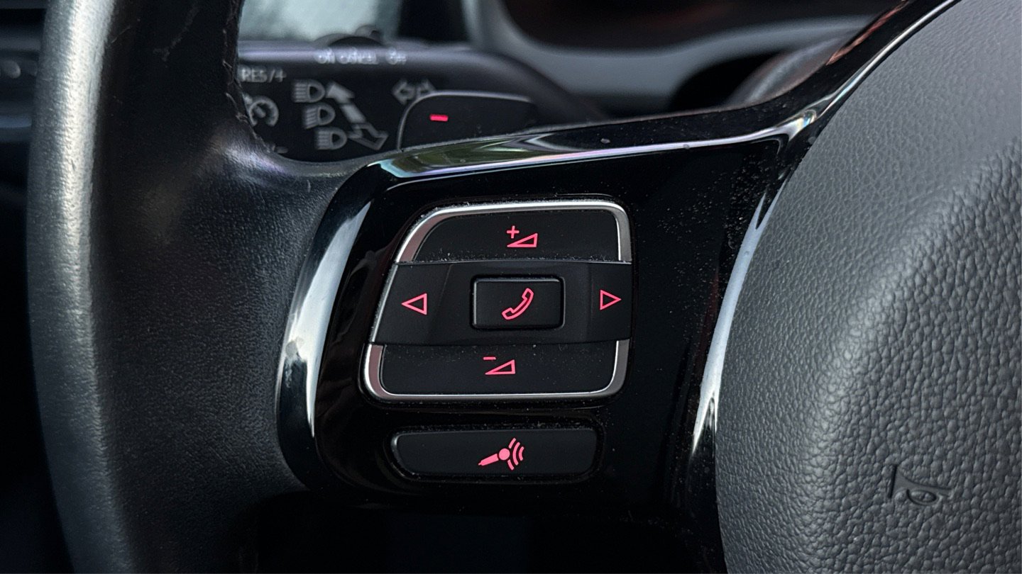 Used 2013 Volkswagen Beetle 2.0T image 23