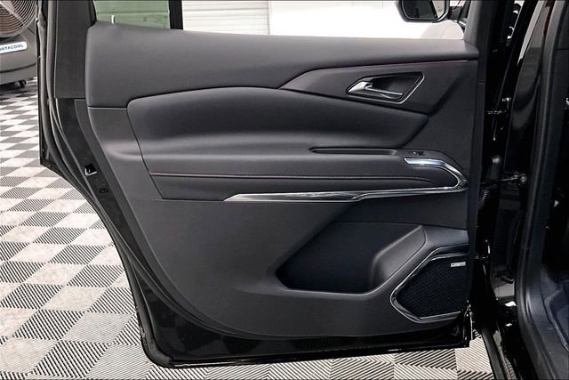 Used 2025 Chevrolet Traverse RS w/ LPO, Floor Liner Package AWD/4WD image 19