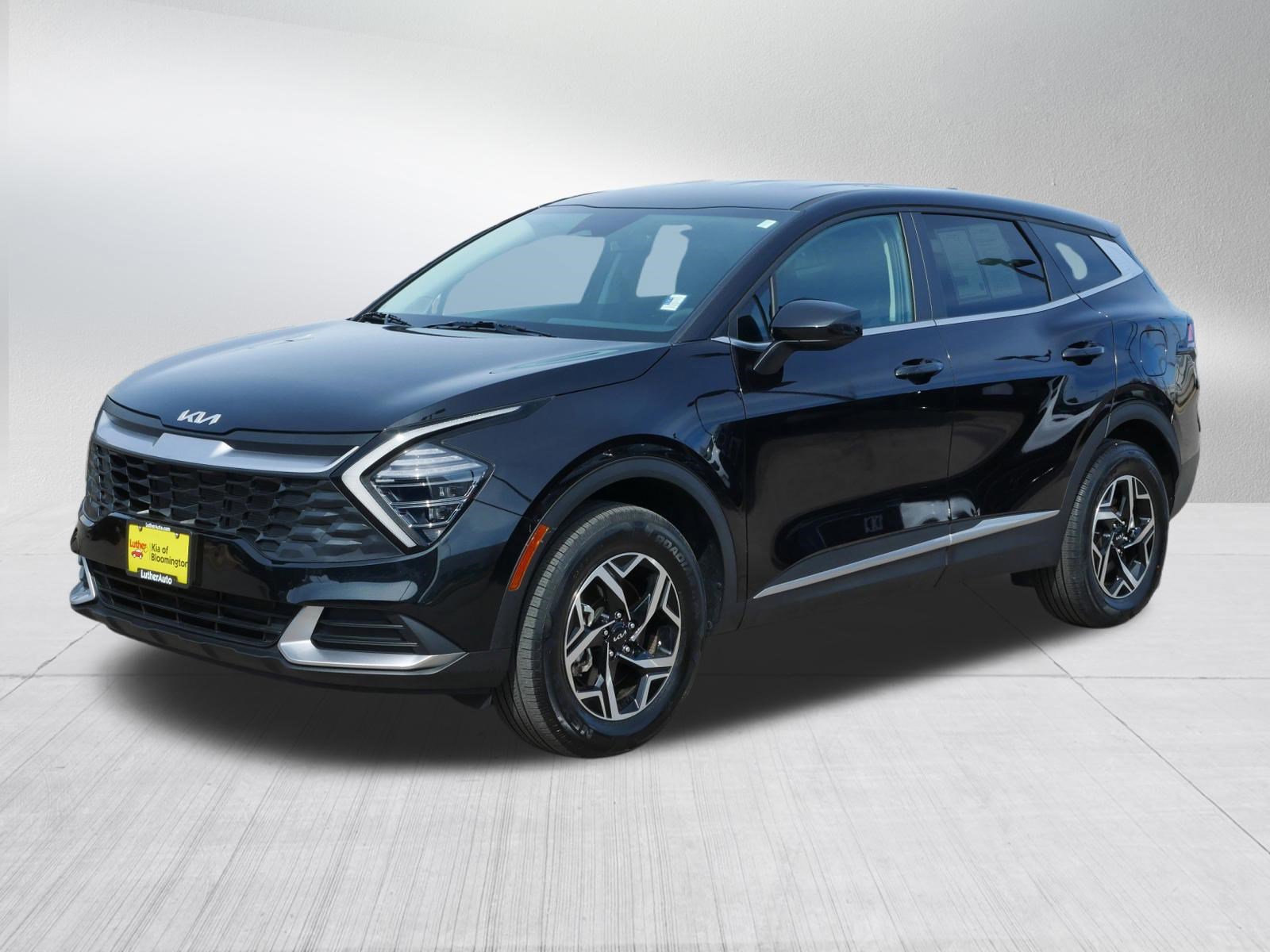 Certified 2024 Kia Sportage LX image 3