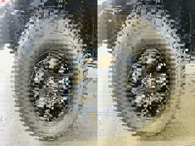 Used 2025 Jeep Wrangler Unlimited Rubicon w/ XTREMEE 35" Tire Package image 33