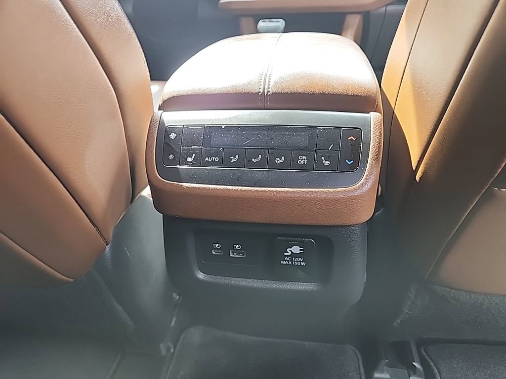 Used 2022 Nissan Pathfinder Platinum w/ Cargo Package image 11