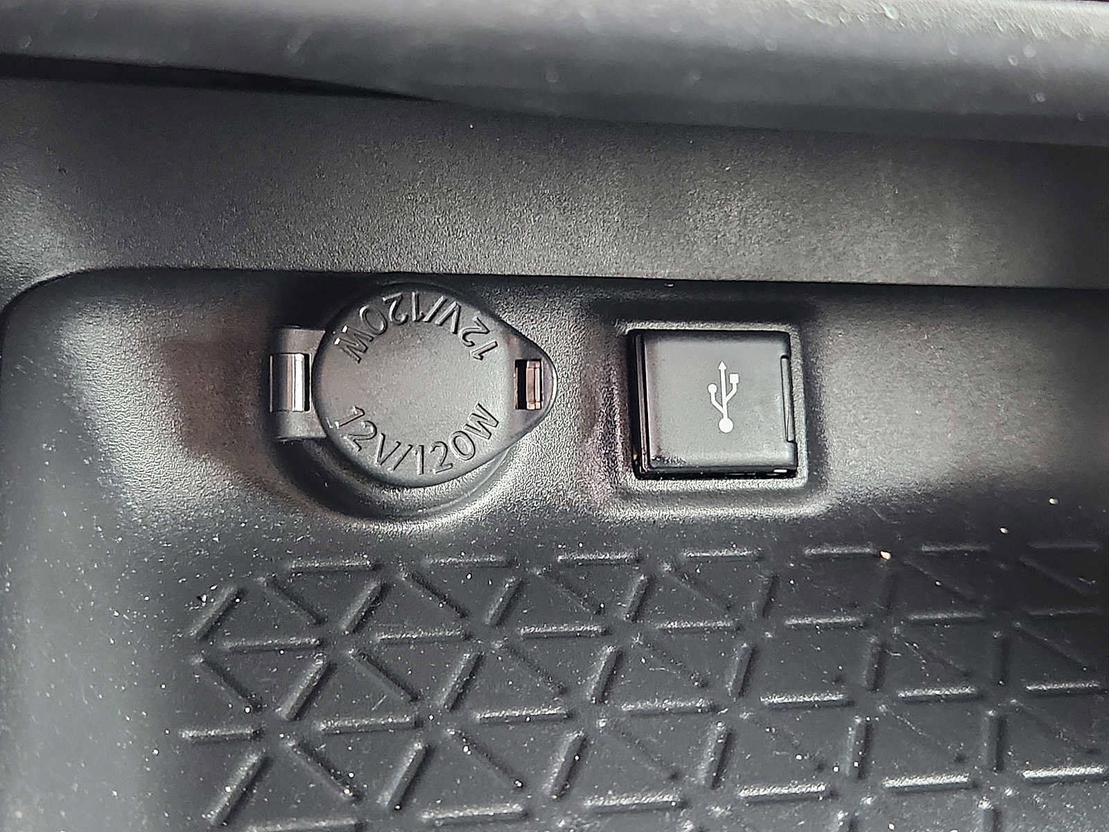 Used 2021 Toyota RAV4 XLE w/ XLE Grade Weather Package image 26