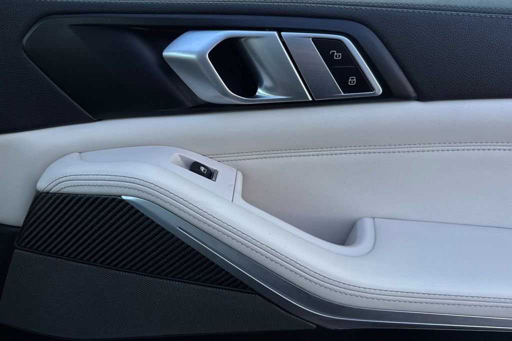 Used 2023 BMW X5 M50i w/ Executive Package image 19