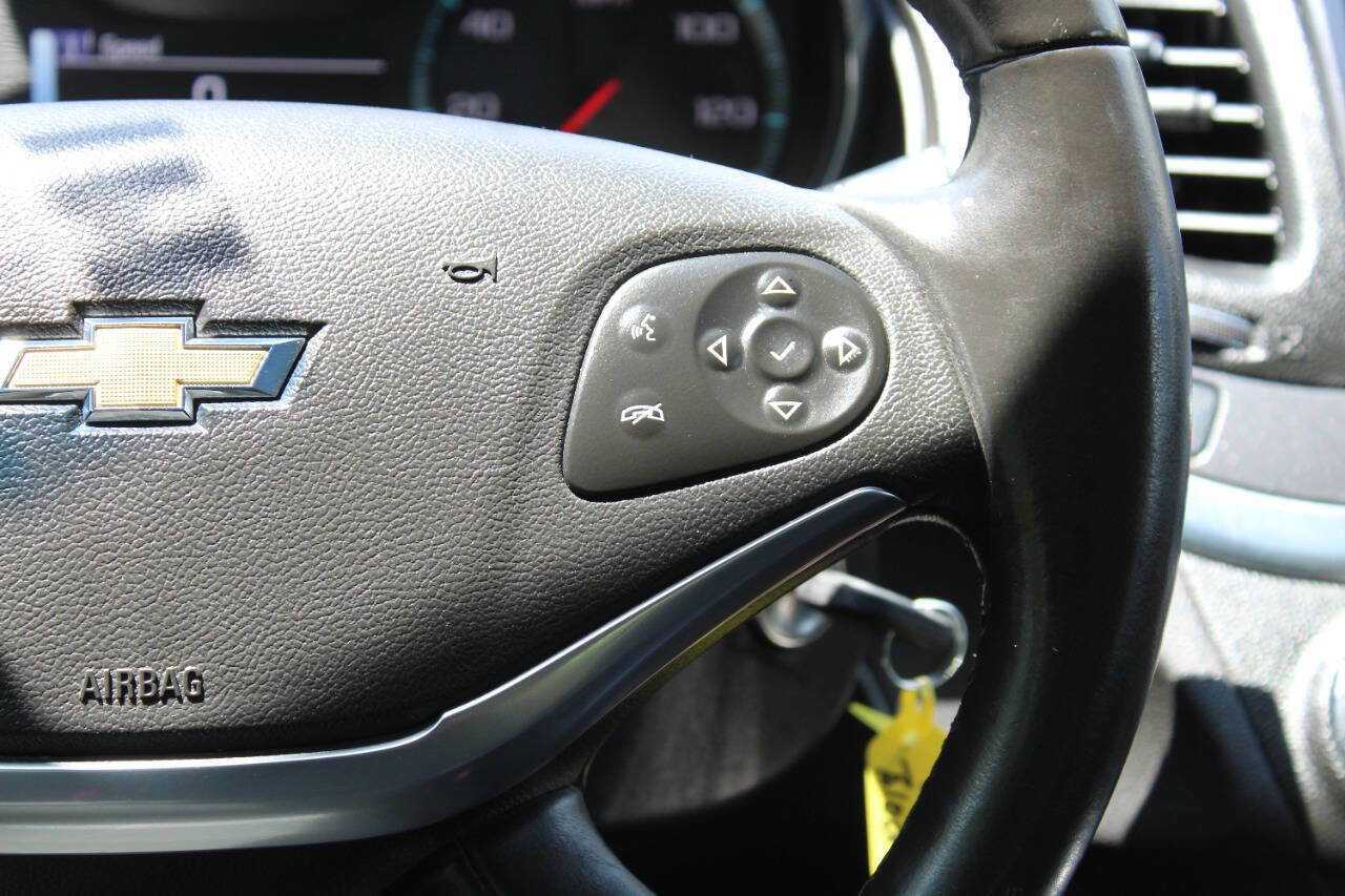 Used 2014 Chevrolet Impala LT w/ Convenience Package FWD image 36