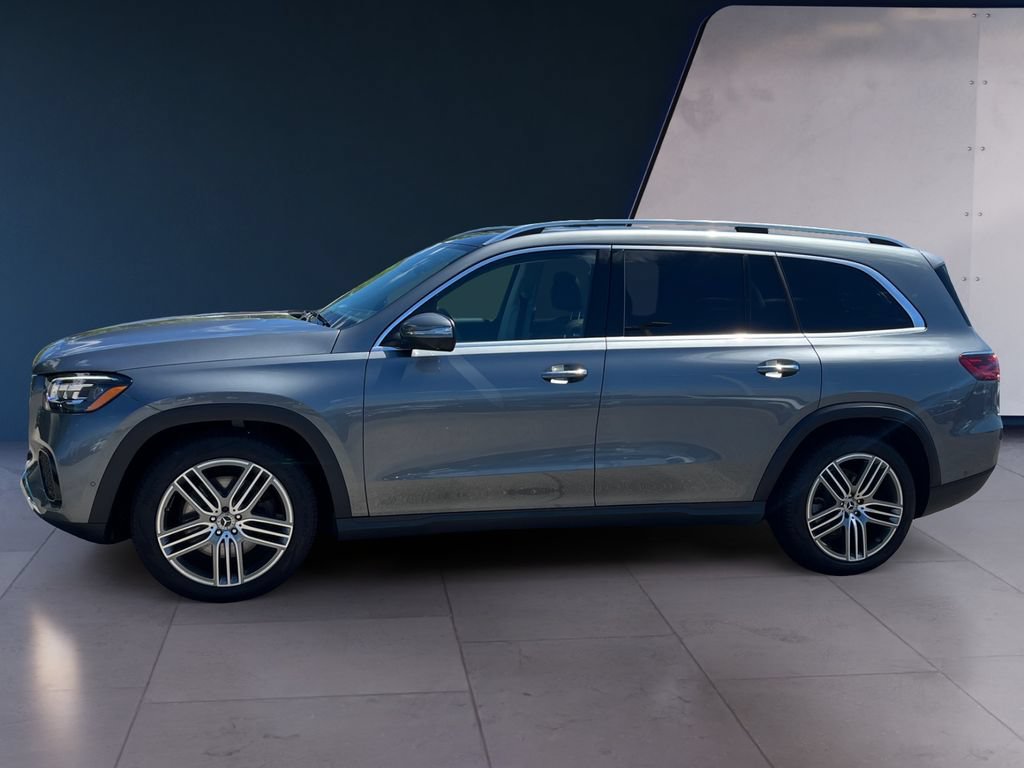 Used 2025 Mercedes-Benz GLS 450 4MATIC image 2