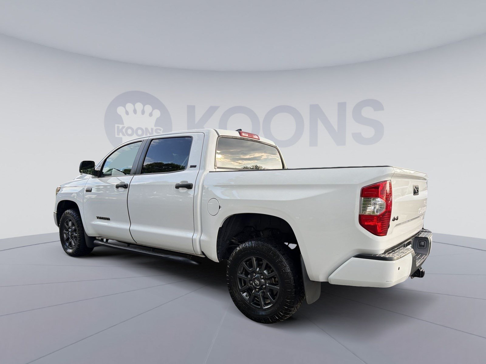 Used 2021 Toyota Tundra SR5 w/ Trail Edition AWD/4WD image 4