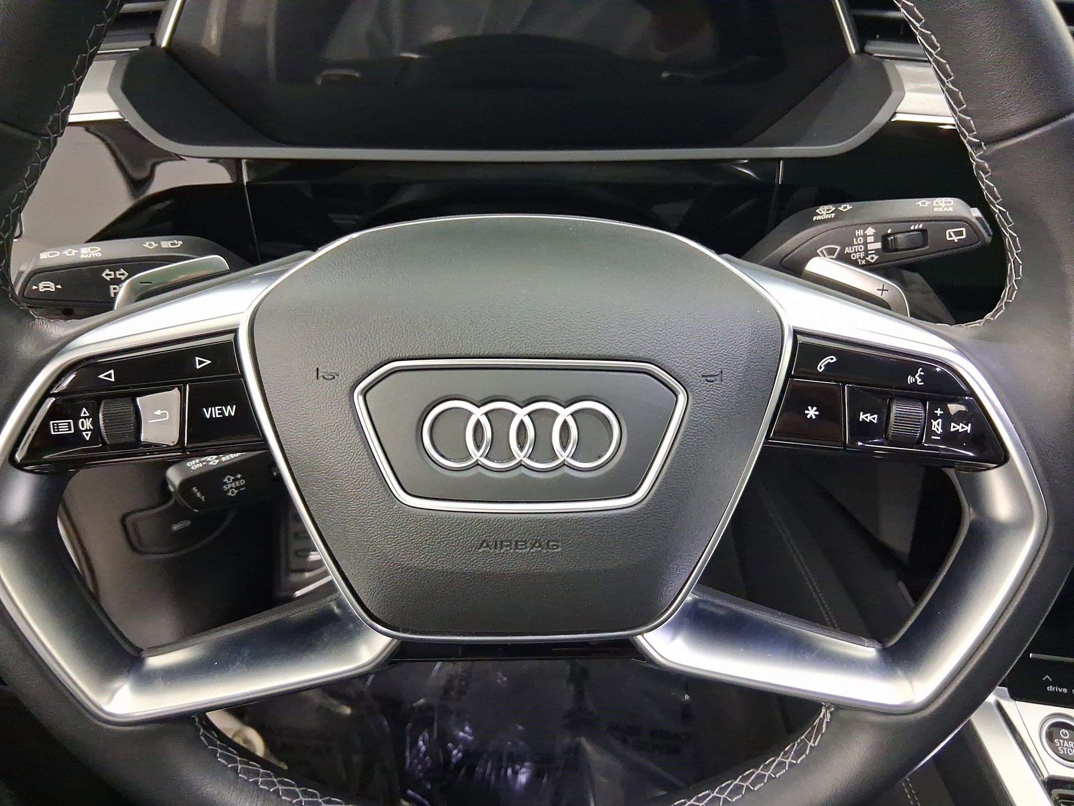 Used 2024 Audi Q8 e-tron Premium Plus w/ Premium Plus Package image 14