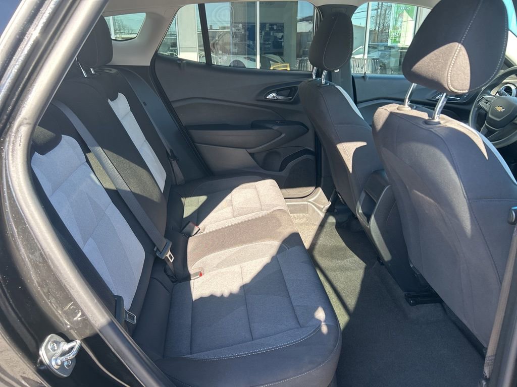 Used 2024 Chevrolet Trax LS image 17