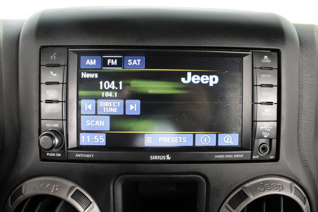Used 2016 Jeep Wrangler Unlimited Sport w/ Max Tow Package AWD/4WD image 3