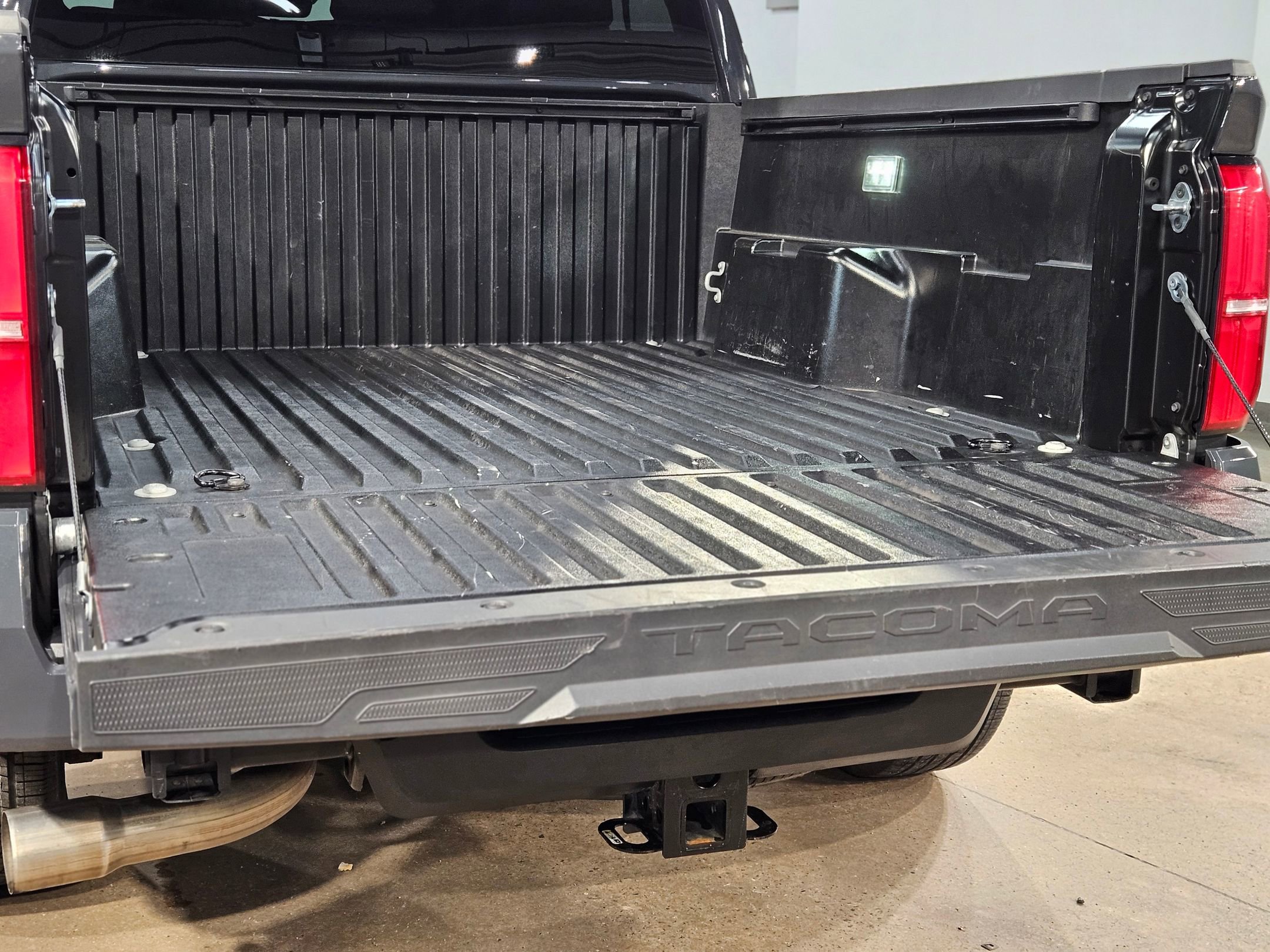 Certified 2025 Toyota Tacoma SR5 image 18